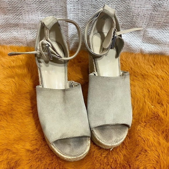 Marc Fisher Cala peep toe ankle strap wedge size 7.5 - Picture 1 of 10